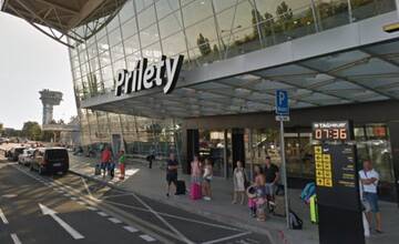 Na letisku v Bratislave bola nahlásená bomba. Odlety sú pozastavené, cestujúci ďakujú za pokazenú dovolenku