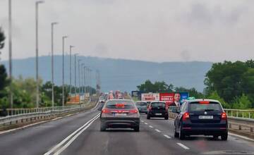 Prekážajúci autobus na Slovnaftskej, nehoda na moste Lanfranconi. Na bratislavských cestách je v daždi poriadne rušno