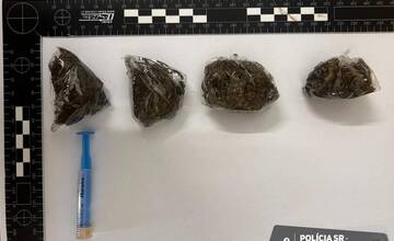 Stratený mobil priviedol policajtov k drogám. Prekvapil ich cyklista