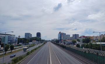 Pozor na kolóny, na vjazde do Bratislavy po D2 od Stupavy sa čaká 40 minút