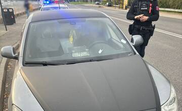 Po Slovnaftskej šoféroval nadrogovaný vodič. Pred policajtmi sa správal zvláštne