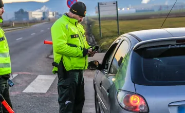 Štát pripravuje nové pravidlá na cestách. Skloňuje sa vyššia tolerancia alkoholu aj prísnejšie pravidlá na priechodoch