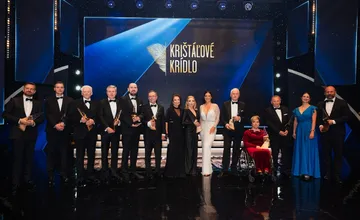 FOTO: Na udeľovaní Krištáľové krídlo zahviezdili aj rodáci z Bratislavy, cenu získal aj známy galerista či onkochirurg