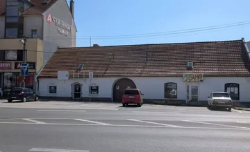 Pezinčan Peter sa sťažuje na parkovaciu politiku, nepáči sa mu, že aplikácia pri kúpe strháva aj servisný poplatok