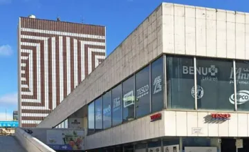 Ikonický hotel Kyjev v centre Bratislavy už dva roky chátra. Ministerstvo kultúry mlčí, developer stráca trpezlivosť