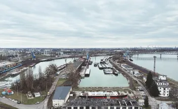 Štát chce kúpiť majetky v Zimnom prístave. Posudok však taja, ich majiteľ má zaujímavé politické prepojenia 