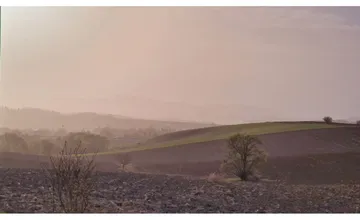 Nad našimi hlavami sa opäť objaví saharský prach, počas búrok môže špiniť autá, okná aj terasy