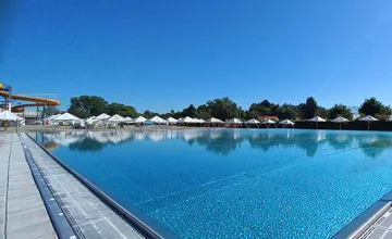 Z bazénov v Štúrove odobrali nové vzorky vody, kúpalisko si na svoje otvorenie ešte bude musieť počkať