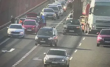 Pre nehodu na moste Lanfranconi sa zdržíte sa aj pol hodinu. Pozor, tunel Sitina je uzatvorený!