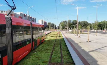 Chcete sa už túto nedeľu previezť novou petržalskou električkou? DPB spustil rezerváciu miest