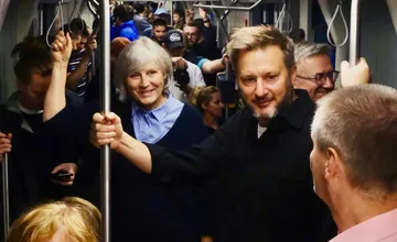 VIDEO: Petržalská električka na novej trati odviezla prvých cestujúcich. Sen sa stal skutočnosťou, poznamenal Vallo