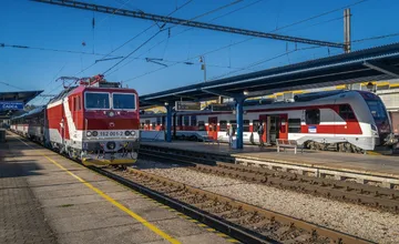 Ochromená vlaková doprava medzi Račou a Pezinkom, vlaky meškajú hodinu