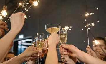 PREHĽAD: Silvester sa nezadržateľne blíži a ak premýšľate o vítaní nového roka v Tatrách, je najvyšší čas sa rozhodnúť