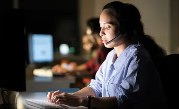 Na Slovensku už funguje nová linka pomoci pre menej urgentné prípady. Záchranárom ani operátorom sa to nepozdáva