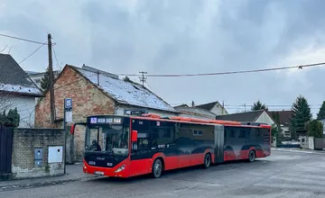 Bratislavčania sa sťažujú na kúrenie v MHD. Prečo sa v niektorých spojoch kúri a niekde sedí naobliekaný vodič v čiapke?