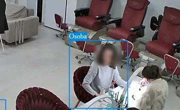 Žena v Devínskej Novej Vsi si radšej prefarbila vlasy, než by mala zaplatiť za manikúru. Podnik oklamala už druhýkrát