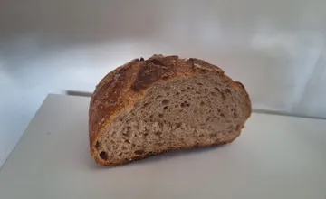 Vrakunčanku pohoršila cena chleba na miestnych farmárskych trhoch. Naozaj stojí štvrtina bochníka 5 eur?