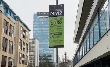 Bratislava schválila novú úpravu pravidiel parkovania, prvú pokutu vodičom odpustia