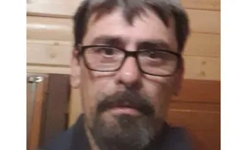 Nezvestný Vladimír zmizol v Modre, 51-ročného muža hľadá pezinská polícia aj pátrací tím, pomôžte ho nájsť