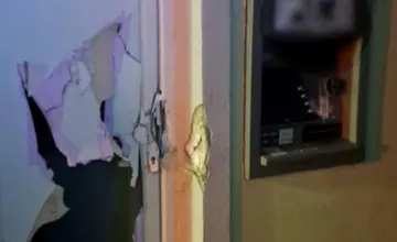 Obyvateľov Malaciek prebrali skoro ráno sirény, išlo o ďalší útok na bankomat, hasiči tu museli zasahovať pri požiari