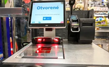 Viaceré obľúbené obchody so značkovým oblečením zavádzajú v Bratislave samoobslužné pokladne