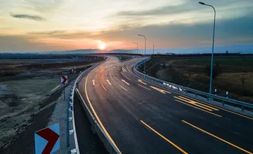 Z obchvatu pri Bratislave zmizli protihlukové steny, obyvatelia nemôžu v noci spávať