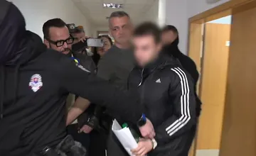 Trénera z futbalovej školy pri Trnave už obvinili zo zneužívania 12-ročného zverenca, pred súdom vypovedať odmietol