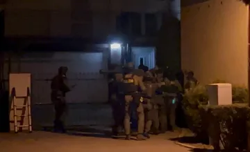 Polícia od rána zasahuje na západe Slovenska, akcia Hlavička ide po drogovej trestnej činnosti