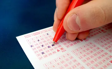 Bratislavčan podal tiket za 1,50 eur, netrafil ani jedno číslo a vyhral 100-tisíc eur