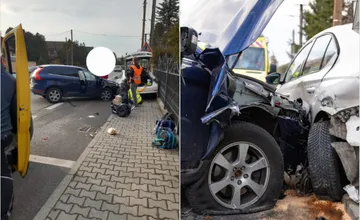 FOTO: Vážna nehoda vo Vrakuni, jednu osobu previezli do nemocnice. Obyvatelia majú z nebezpečného úseku obavy
