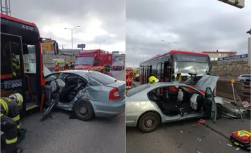FOTO: Polícia zverejnila hrozivé zábery nehody autobusu na Patrónke, viezlo sa v ňom 70 ľudí
