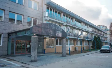 Starosta Nového Mesta ubezpečuje ľudí, že cudzinecká polícia pri Mladej garde nespôsobí problémy, ako to vidia oni?