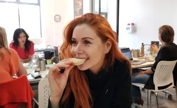 FOTO: Známa televízna porotkyňa zamierila na prestížnu súťaž Great Taste Award, cukrárka zo Senca bola jedinou Slovenkou