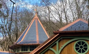 FOTO: Remeselníka Filipa, ktorý obnovil strechu na kúpeľoch na Železnej, zasiahla vážna choroba