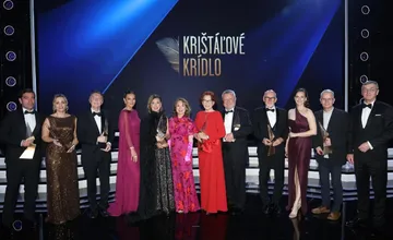 VIDEO: Ocenenia Krištáľové krídlo sú rozdané, herec Milan Ondrík sa prihovoril Slovákom s optimistickým odkazom