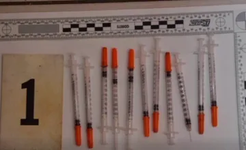 VIDEO: Drogová dvojica skončila v putách: V Bratislave mali predávať heroín aj pervitín