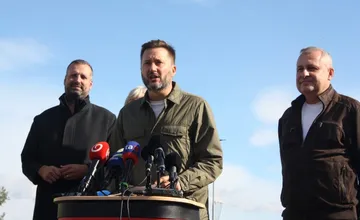 Vallo vyzýva Ficovu vládu, aby sprísnila reguláciu záložní. Bratislavčanom robia peklo zo života