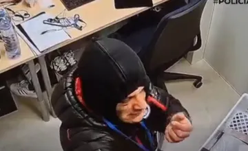 VIDEO: Neznámy páchateľ odcudzil v bratislavskom obchodnom centre tovar za 1500 eur. Polícia pátra po jeho totožnosti