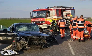 FOTO: Vážna nehoda pri Bratislave ochromila dopravu, zrážka troch áut si vyžiadala aj letecký zásah záchranárov