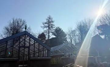 VIDEO: Bratislava pripravuje otvorenie obnovených legendárnych skleníkov v Prügerke ako multifunkčného priestoru