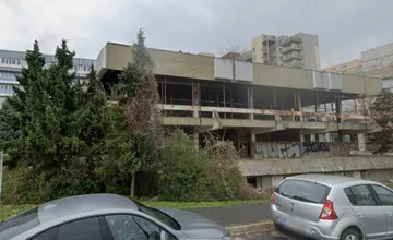 Bratislavčania spomínajú na bývalý obchodný dom Bajkal: Zázemie mafie, diskotéky, ale aj svadby či stužkové