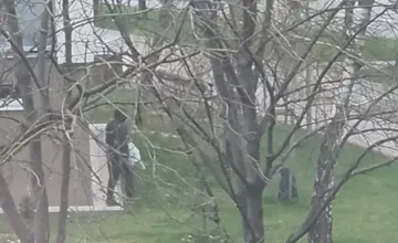 VIDEO: Zlodej ako zo zlého filmu, v Senci ho obyvatelia natočili priamo pri úteku z balkóna