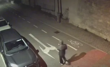 VIDEO: Neznámy páchateľ ukradol horský bicykel z garáže rodinného domu vo Svätom Jure. Polícia prosí o pomoc