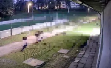 VIDEO: Futbalové ihrisko v Stupave obsadila večer nečakaná tréningová zostava. Čo na to domáci klub?
