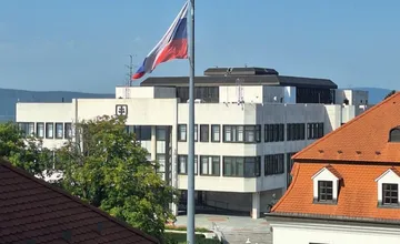 V Bratislave sa bude v utorok konať protest. PS volá ľudí pred parlament, Ficovi odkazujú, že bude po Orbánovi ďalší