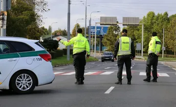 Pozor na rýchlosť! Policajti obsadia slovenské cesty na 24 hodín, stáť budú takmer na každom rohu