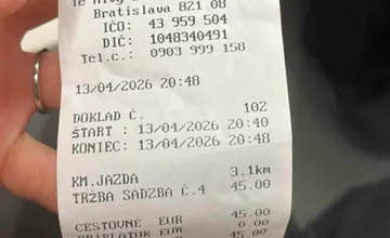Bratislavský taxikár si vypýtal za 3 kilometre presne 45 eur. Letenka do Španielska stojí menej, komentujú ľudia