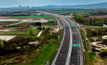 D1 bude od piatku v smere z Bratislavy na Trnavu opäť uzatvorená. Ako to čo najlepšie obísť?