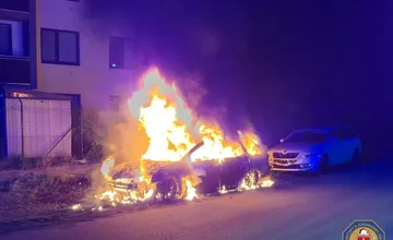V Miloslavove zhorelo auto do tla. Majiteľovi vznikla škoda za 15-tisíc eur
