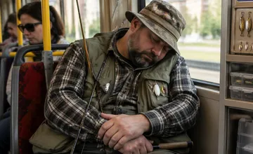 Rybár z Rače zaspal v autobuse na linke 65: Zlodeji ho okradli o kompletnú rybársku výbavu a neuveríte, čo ešte ukradli